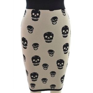 🛑TEMPORARY HOLD🛑 NWOT Bayou Skull Reversible Sweater Bodycon Skir